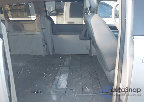 2010 Chrysler Town & Country Touring из США, поврежденный, VIN 2A4RR5D18AR315367